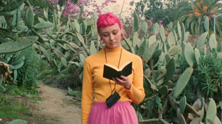 Luna Li - Cherry Pit (Official Video 2021)
