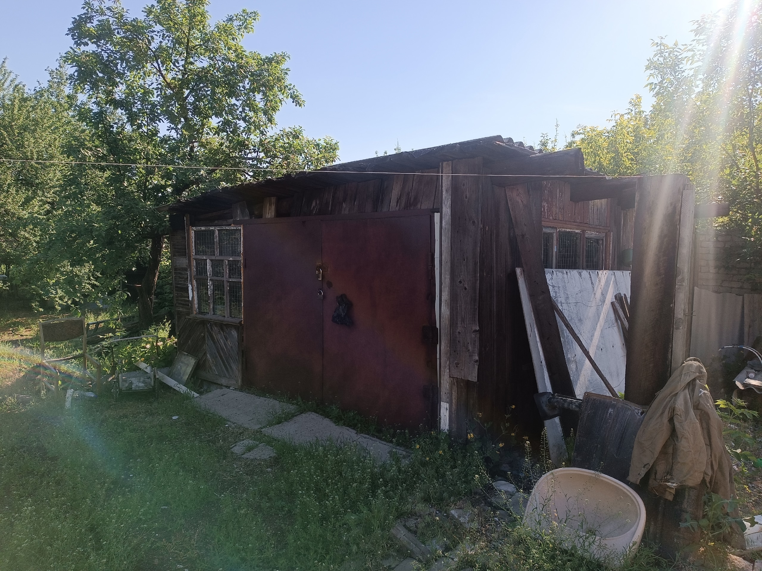 Срочно продаётся дом в Родаково от хозяина 88 м кв, удобный подъезд к дому зимой, много земли, хозпостройки, сад, кровля не течёт, фундамент крепкий,1 800 000 рублей.+7959 218 77 99
