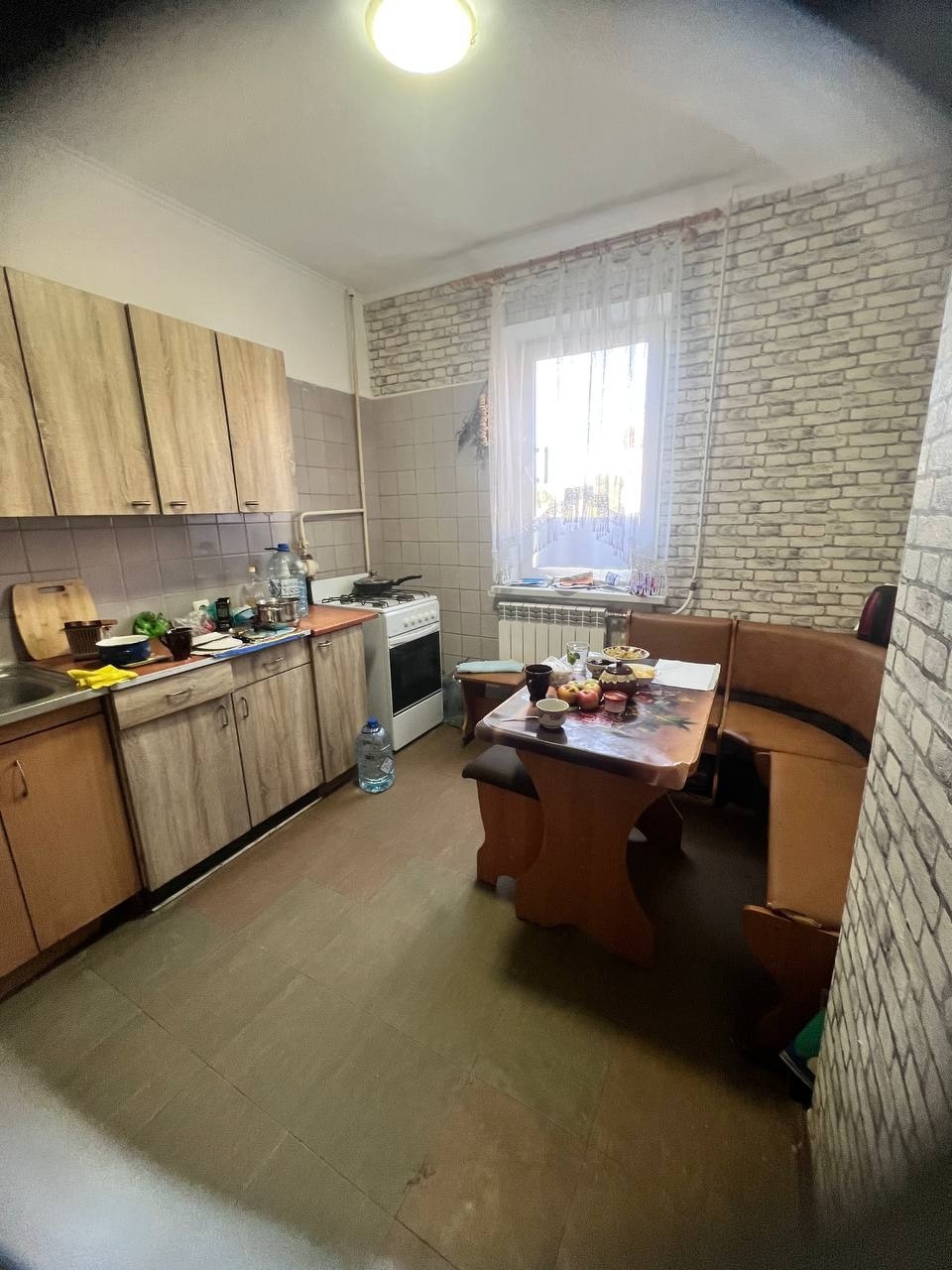 Продам 3х комнатную квартиру кВ. Ольховский 4/10 этаж. Общая площадь 72,4кв м. Новые трубы и поменяны стояки , м/п окна, бойлер, сплит система, с/у раздельный. Состояние жилое, но требует частично ремонта. Лоджия остеклена, балкон нет. Цена 6400000 рублей. Тел + 79591756213, +79592010745...