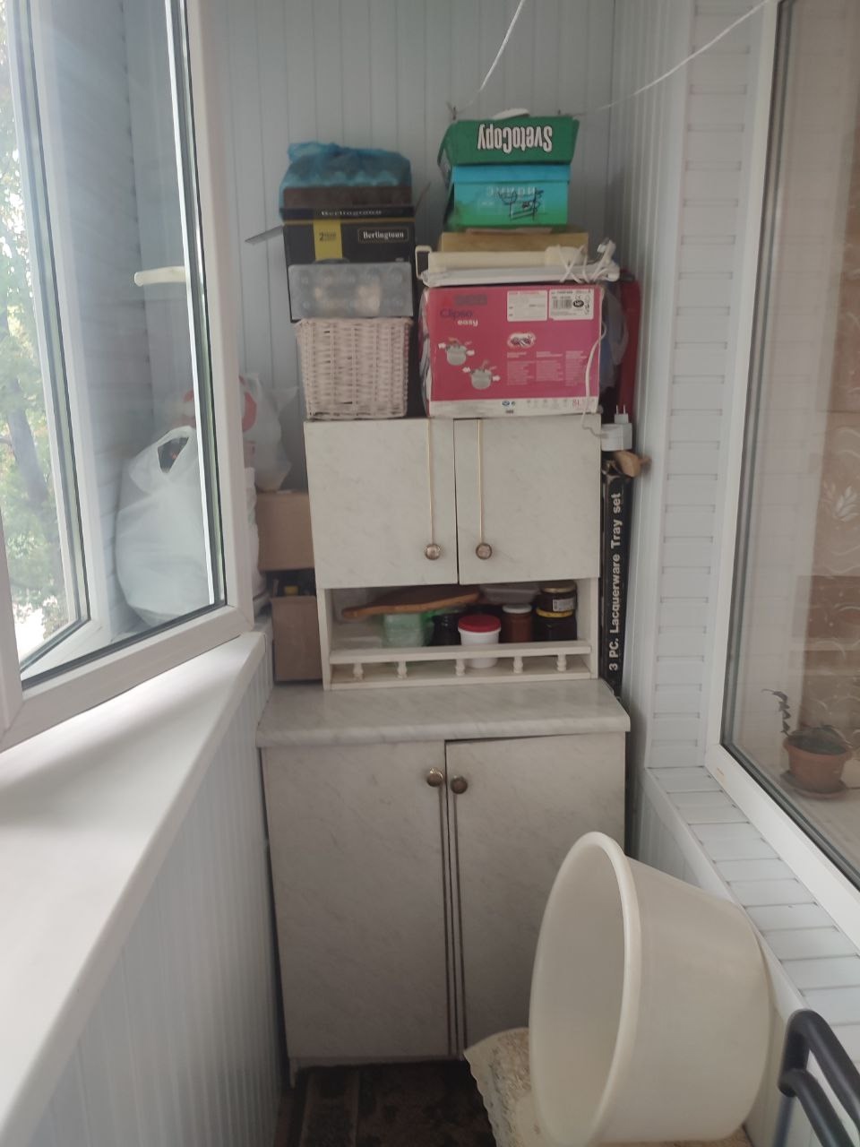 Продам 2-х комнатную квартиру улица Тульская , город Луганск, 3/5 эт., пл. 45 кв.м., кухня 6 кв.м., комнаты изолированные, хорошее жилое состояние, окна м/п, с/у раздельный, есть кладовая, балкон застеклен и утеплен, хорошее расположение, в шаговой доступности остановка, магазины, аптеки. Цена 5 200 000 руб. ...